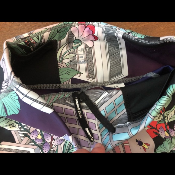 NWOT Nike colourful cityscape running leggings/tights - Picture 4 of 6